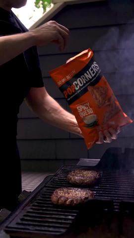 Craving your favorite grilled burger but feening for a side of something different? We'll make this realllll easy for you.  

#NationalBurgerDay #SpicyQueso #BBQSnacks